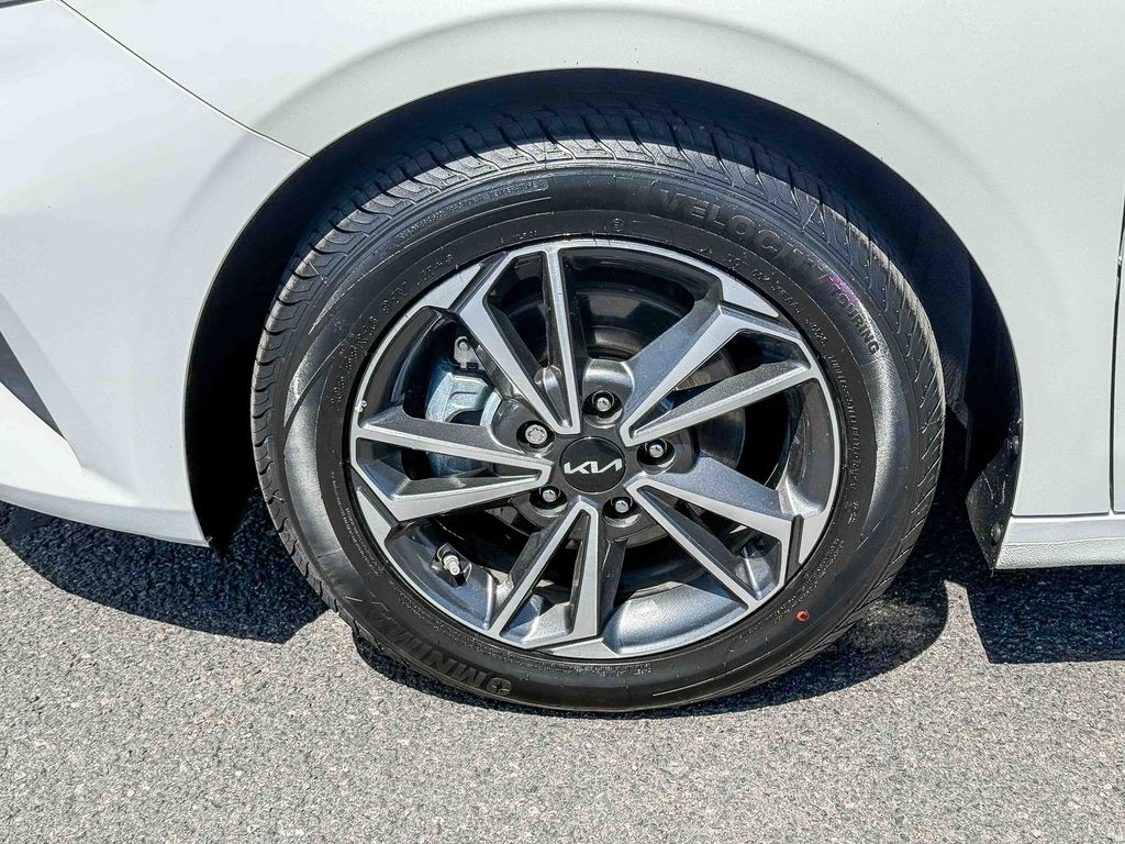 Thumbnail: 2023 Kia Forte - 21