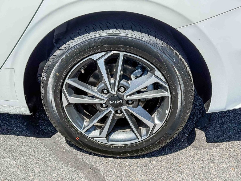 Thumbnail: 2023 Kia Forte - 6