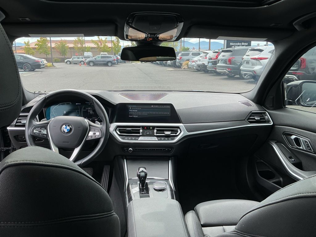 Thumbnail: 2021 BMW 3 Series - 2
