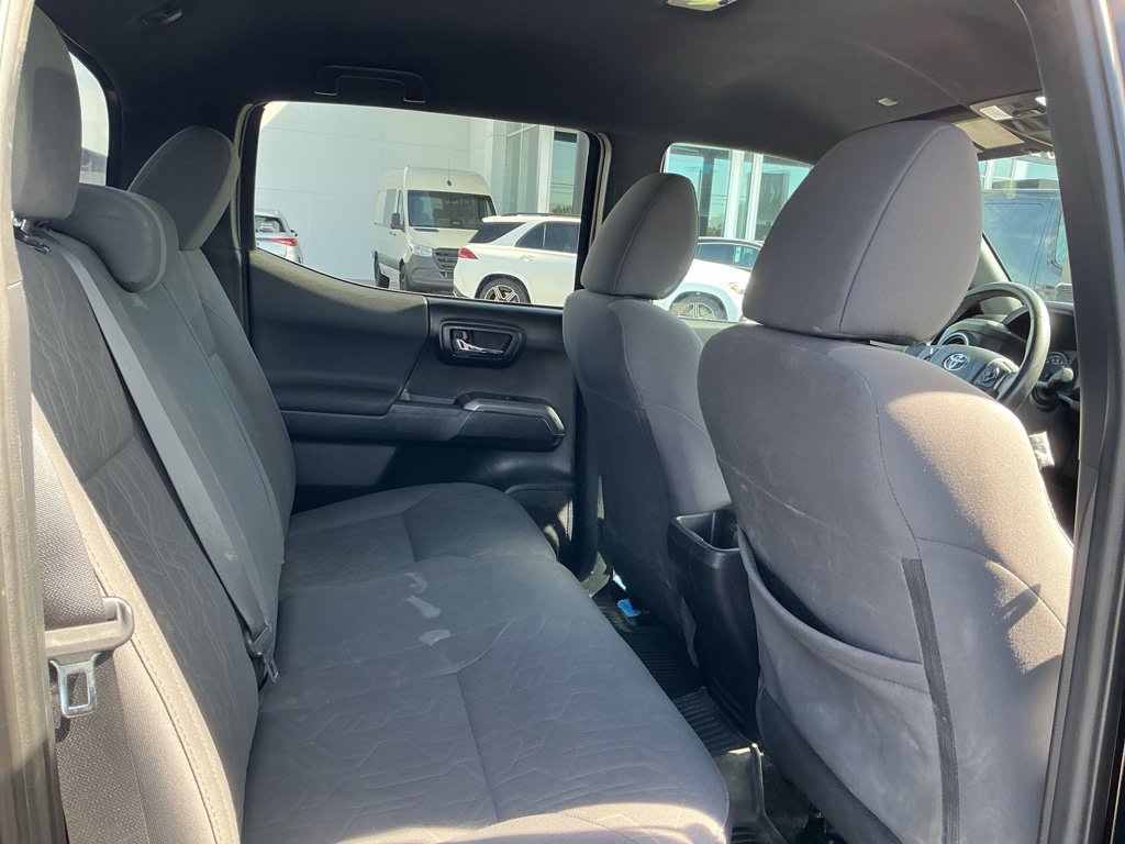 Thumbnail: 2019 Toyota Tacoma - 20