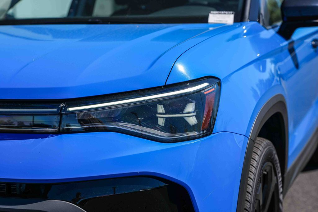 Thumbnail: 2025 Volkswagen Taos - 15