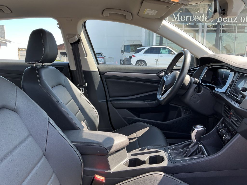 Thumbnail: 2024 Volkswagen Jetta - 11