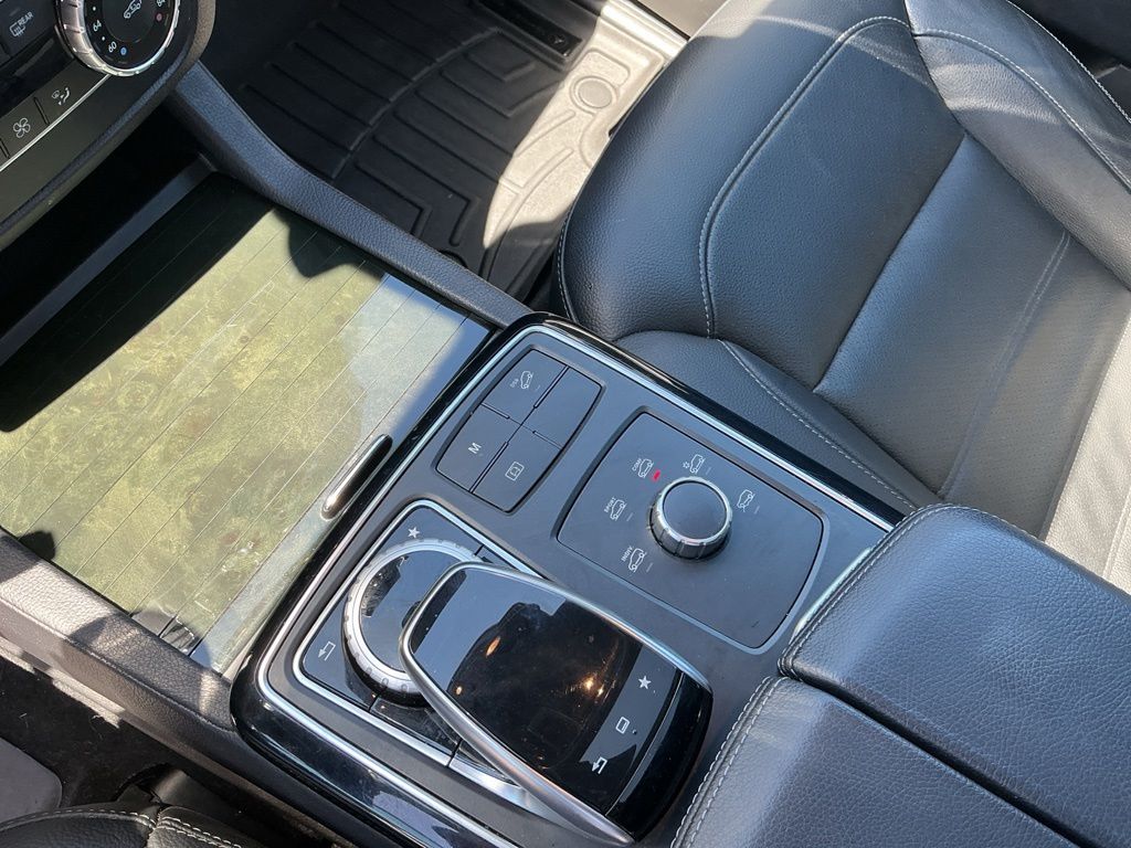 Thumbnail: 2016 Mercedes-Benz GLE - 14