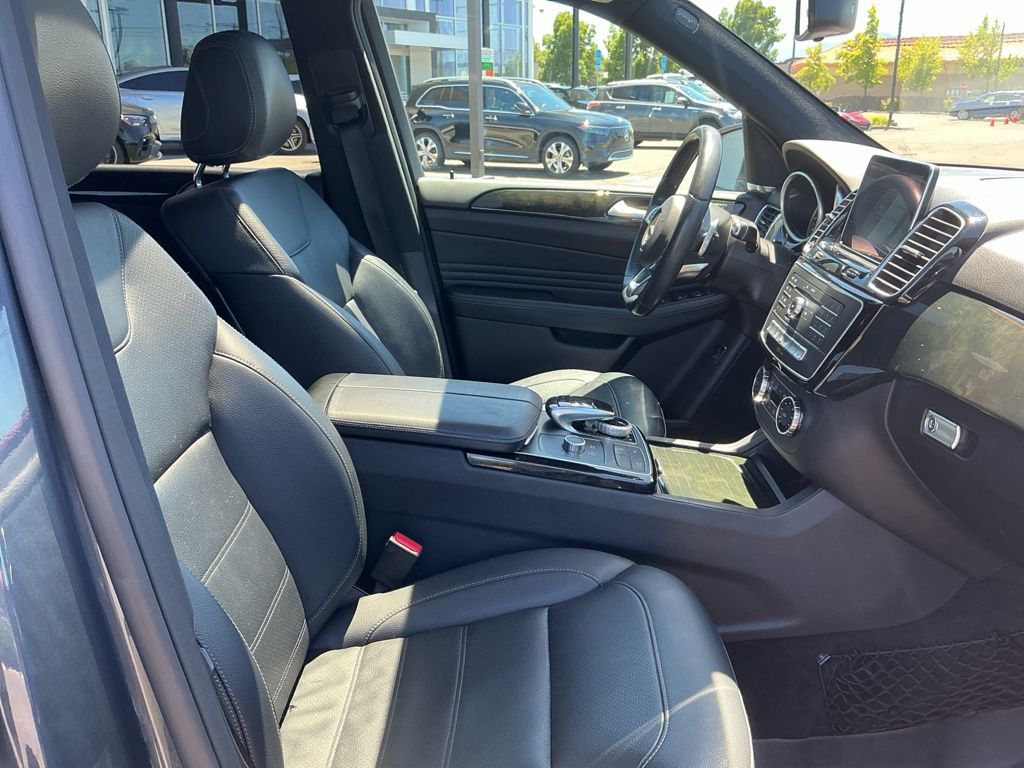 Thumbnail: 2016 Mercedes-Benz GLE - 23