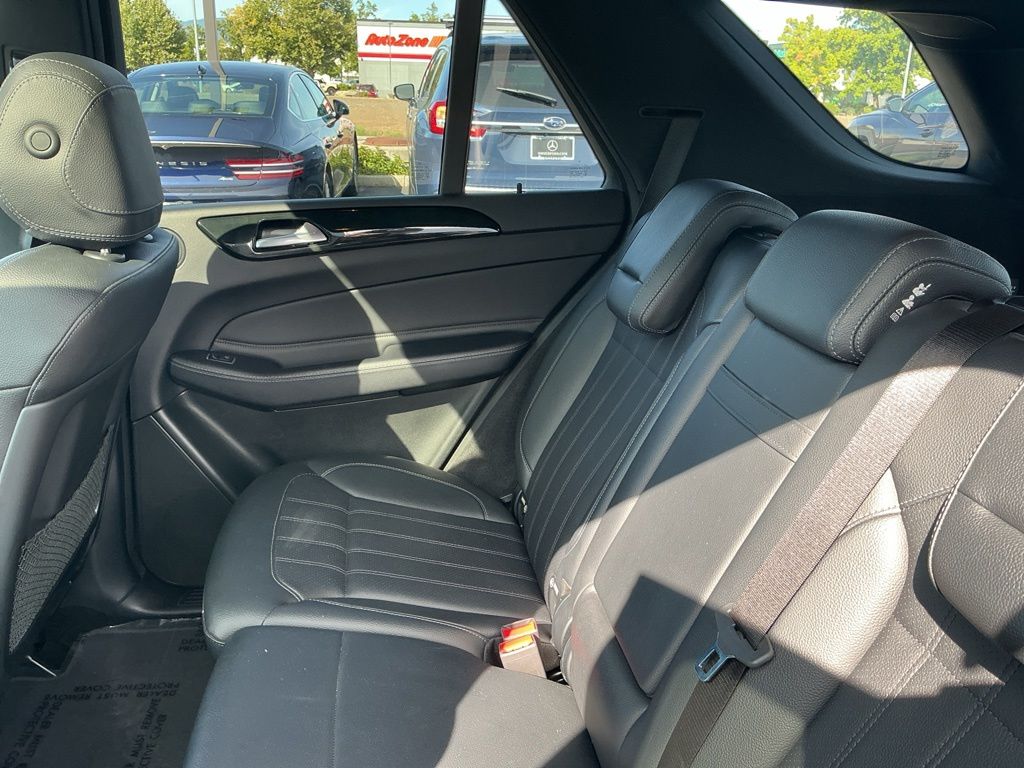 Thumbnail: 2018 Mercedes-Benz GLE - 26