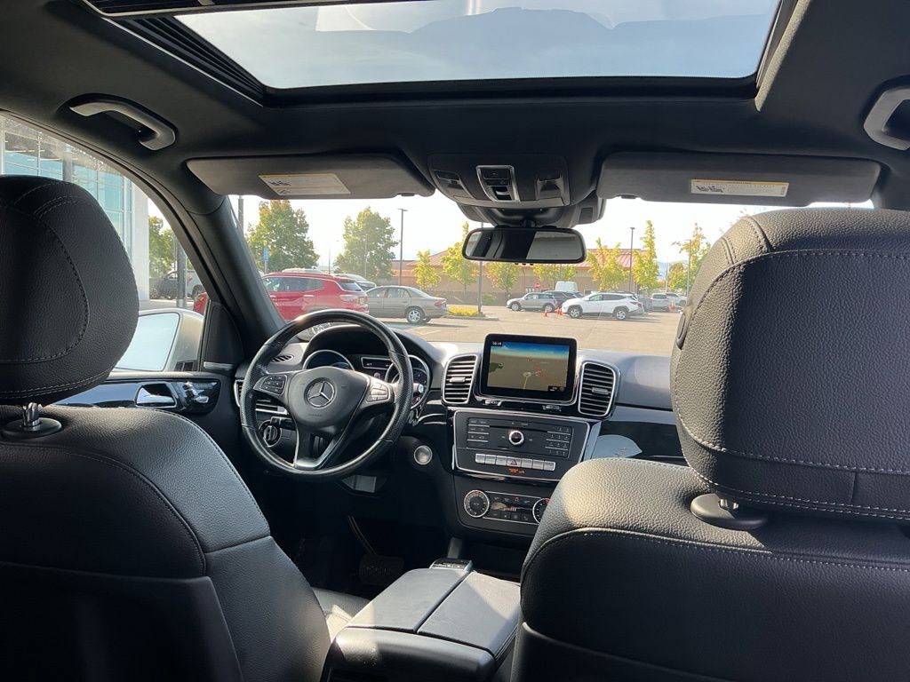 Thumbnail: 2018 Mercedes-Benz GLE - 2