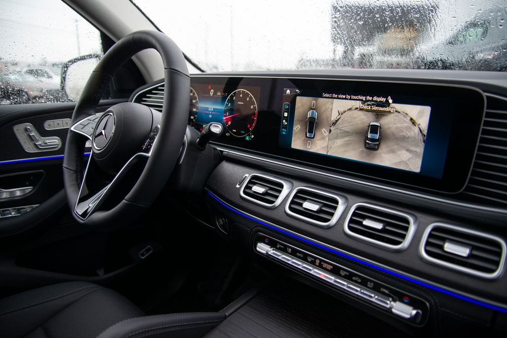 Thumbnail: 2026 Mercedes-Benz GLE - 22