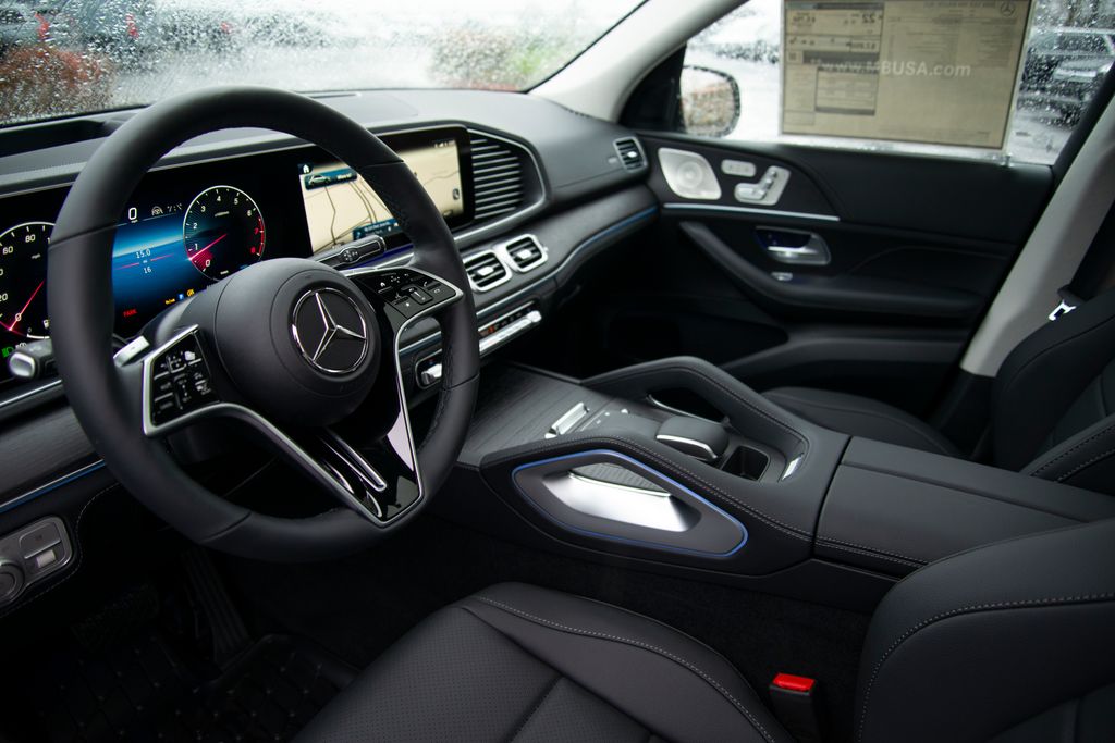 Thumbnail: 2026 Mercedes-Benz GLE - 2