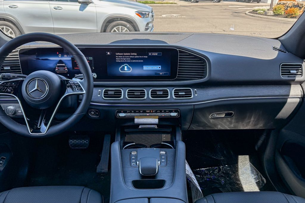 Thumbnail: 2026 Mercedes-Benz GLE - 2