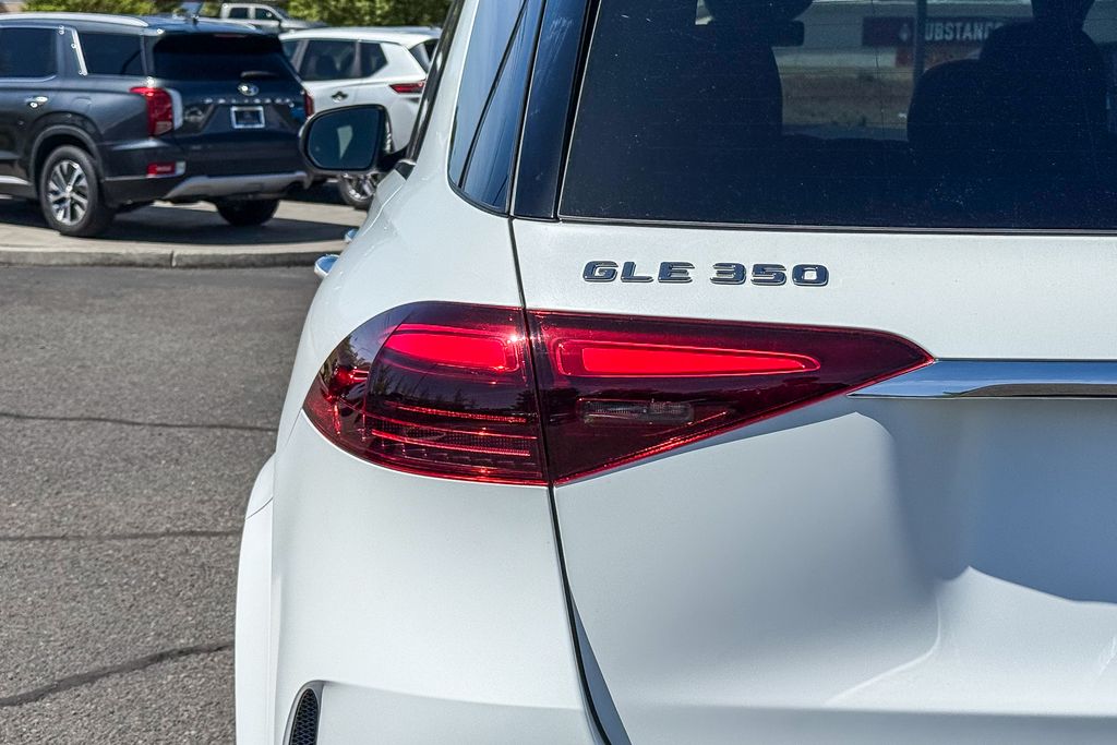 Thumbnail: 2026 Mercedes-Benz GLE - 18