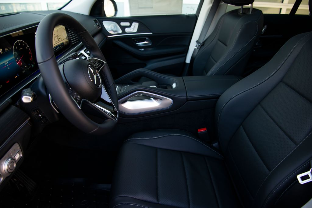 Thumbnail: 2026 Mercedes-Benz GLE - 8