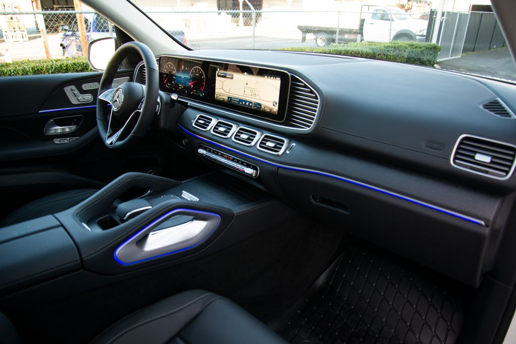 Thumbnail: 2026 Mercedes-Benz GLE - 12