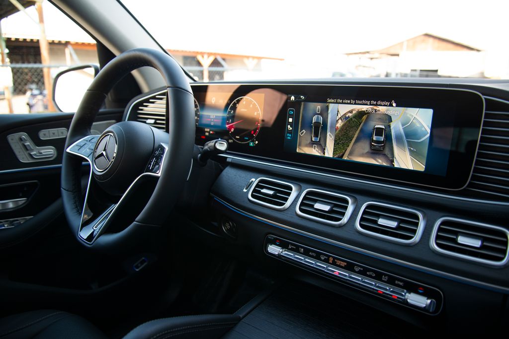 Thumbnail: 2026 Mercedes-Benz GLE - 22