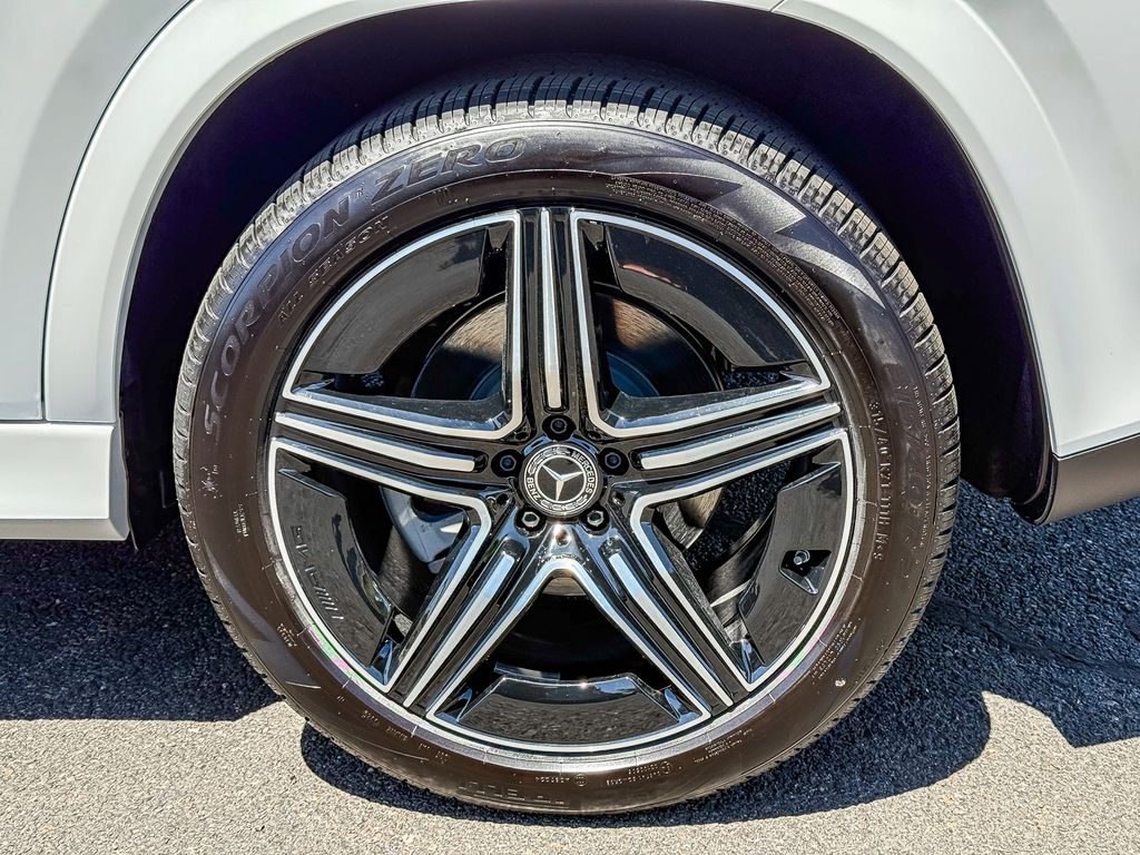 Thumbnail: 2026 Mercedes-Benz GLE - 6