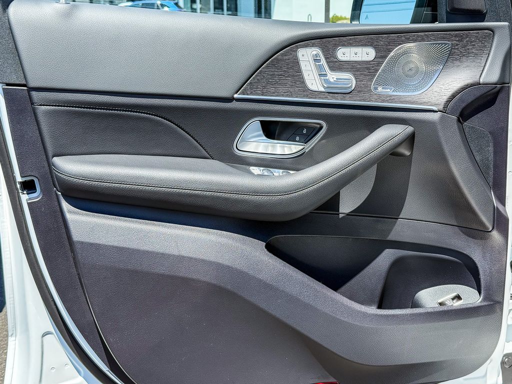 Thumbnail: 2026 Mercedes-Benz GLE - 23