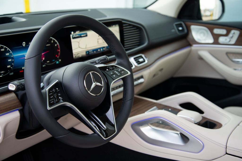 Thumbnail: 2026 Mercedes-Benz GLE - 7