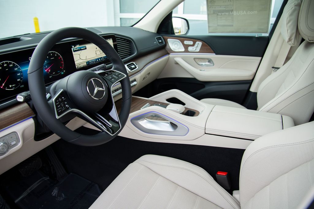 Thumbnail: 2026 Mercedes-Benz GLE - 2