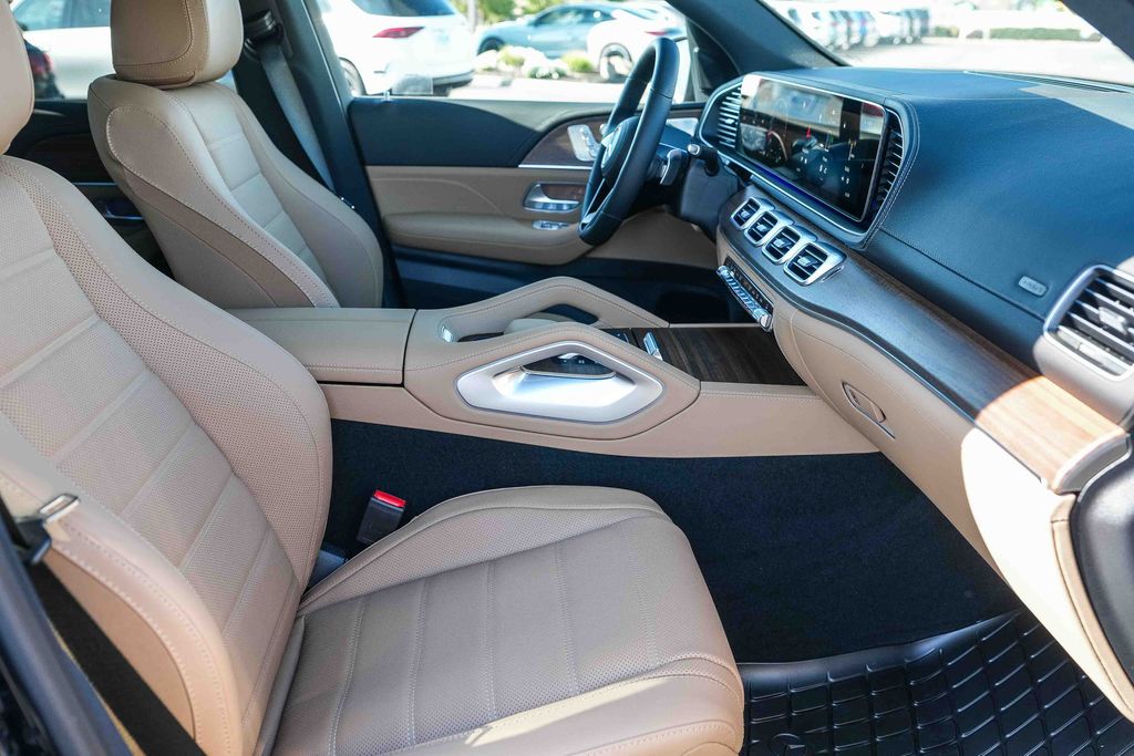 Thumbnail: 2026 Mercedes-Benz GLE - 9
