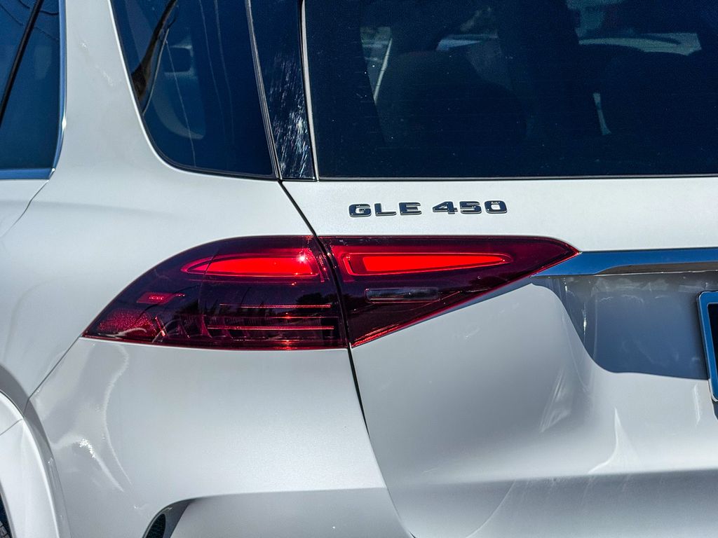 Thumbnail: 2026 Mercedes-Benz GLE - 6