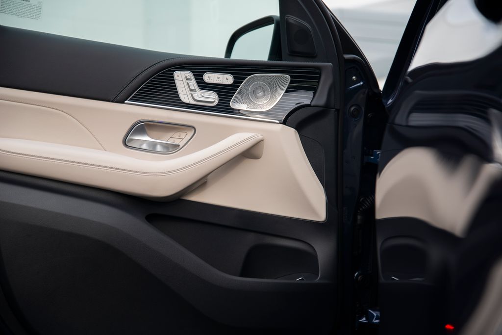 Thumbnail: 2026 Mercedes-Benz GLE - 23