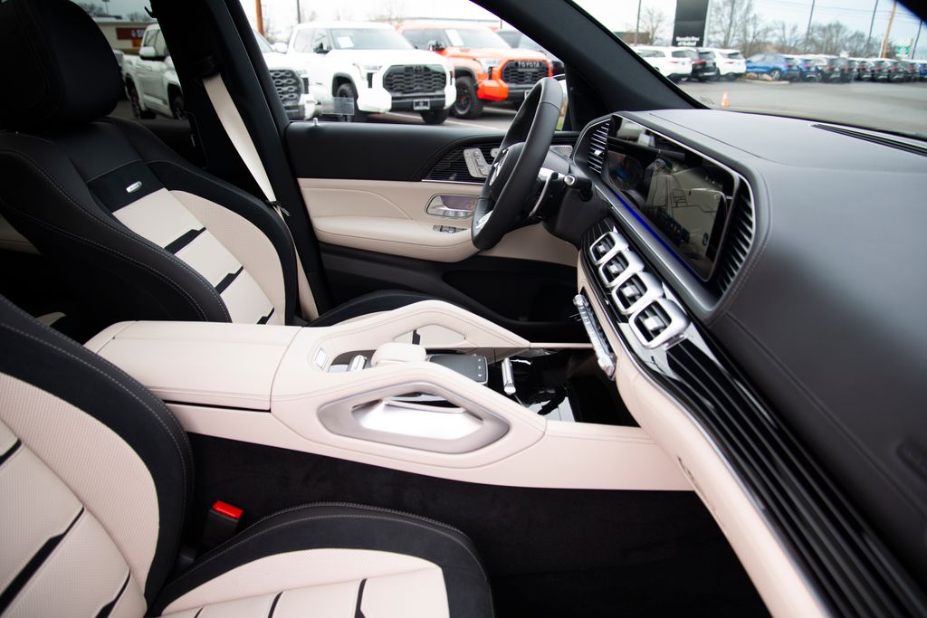 Thumbnail: 2026 Mercedes-Benz GLE - 10