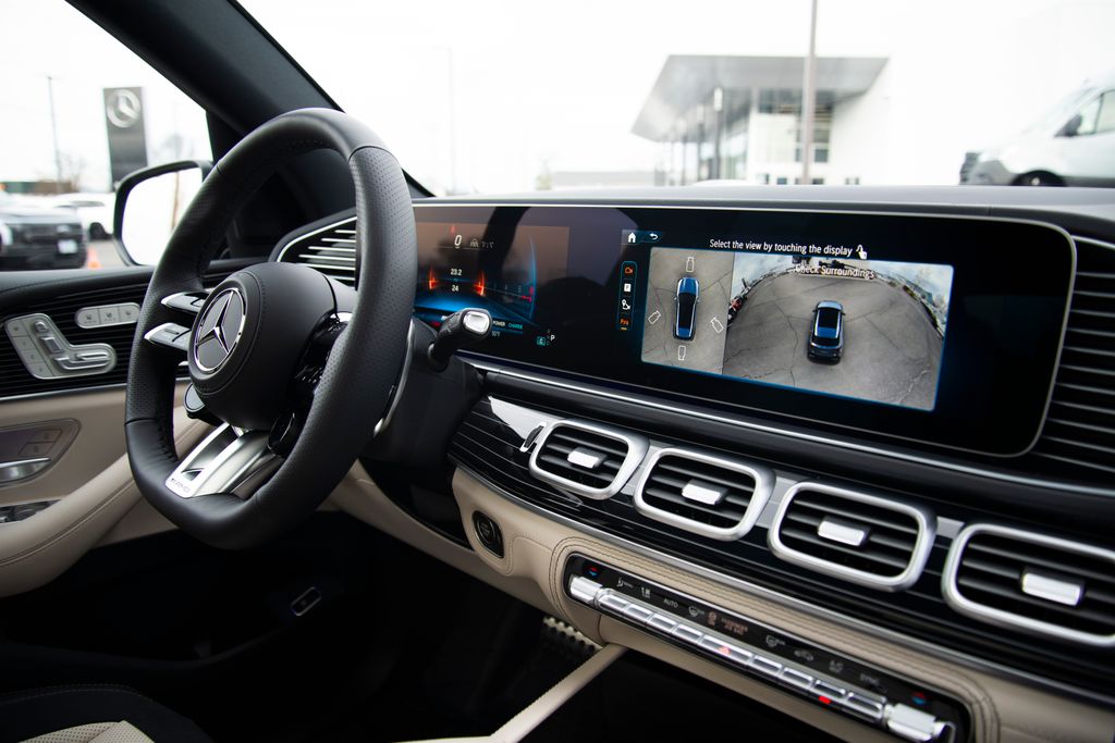 Thumbnail: 2026 Mercedes-Benz GLE - 2