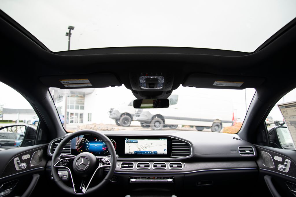 Thumbnail: 2026 Mercedes-Benz GLE - 10