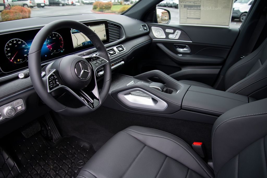 Thumbnail: 2026 Mercedes-Benz GLE - 2