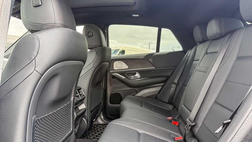 Thumbnail: 2026 Mercedes-Benz GLE - 11