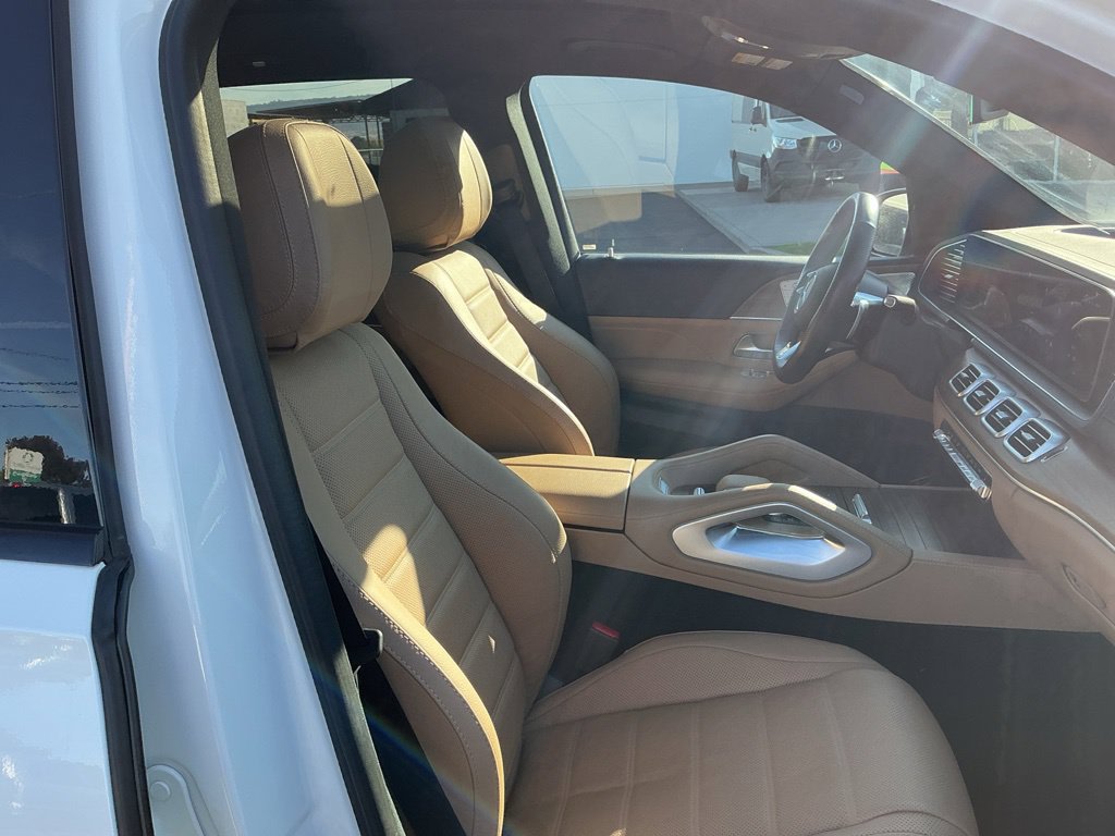Thumbnail: 2024 Mercedes-Benz GLS - 29