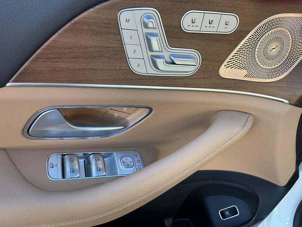 Thumbnail: 2024 Mercedes-Benz GLS - 23