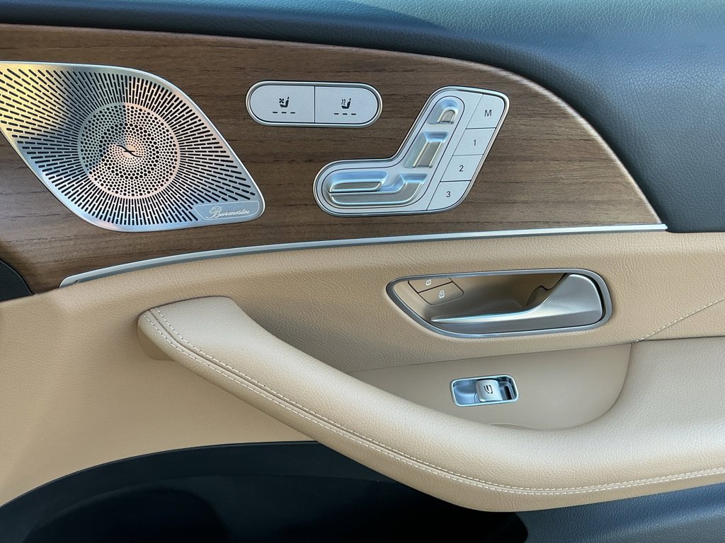Thumbnail: 2024 Mercedes-Benz GLS - 34