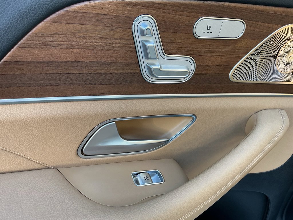 Thumbnail: 2024 Mercedes-Benz GLS - 27