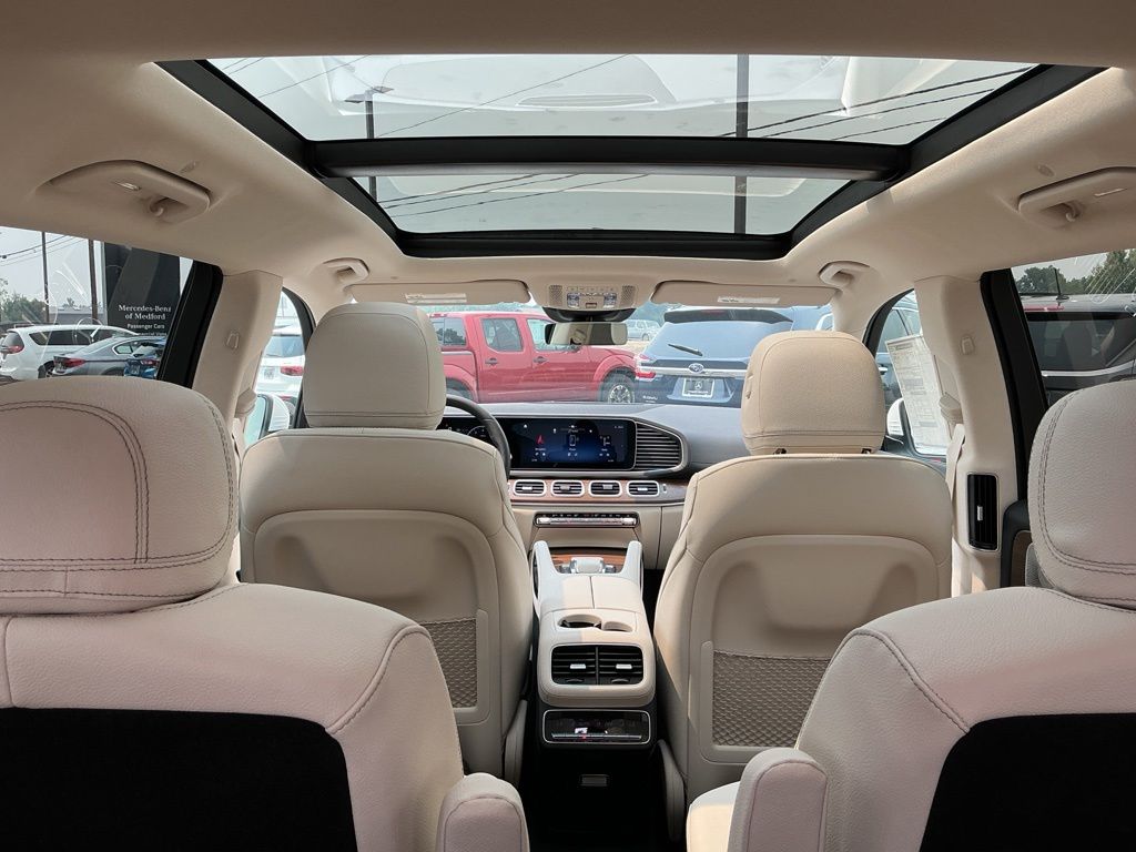 Thumbnail: 2026 Mercedes-Benz GLS - 32