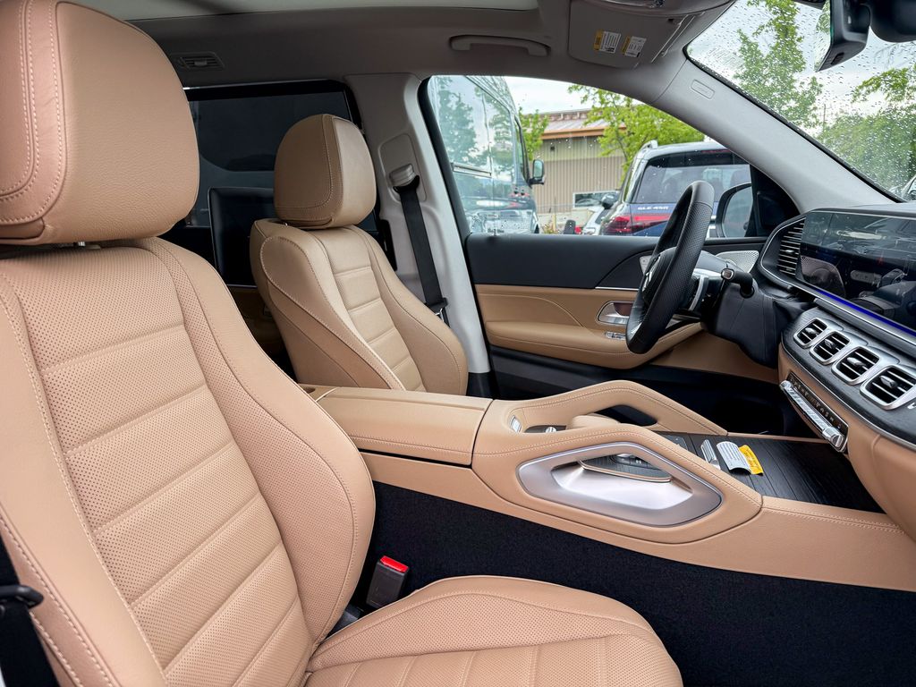 Thumbnail: 2026 Mercedes-Benz GLS - 9
