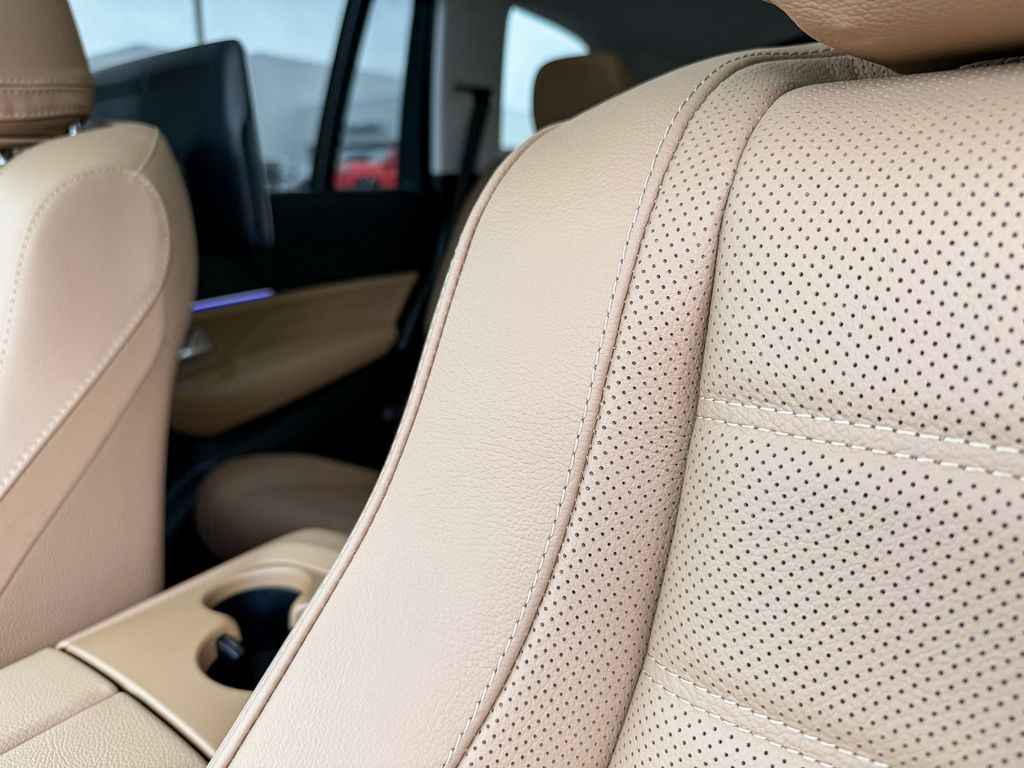 Thumbnail: 2026 Mercedes-Benz GLS - 26