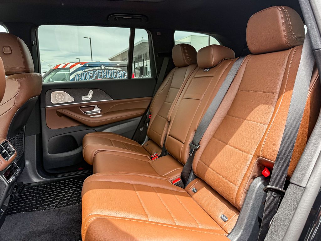 Thumbnail: 2026 Mercedes-Benz GLS - 12