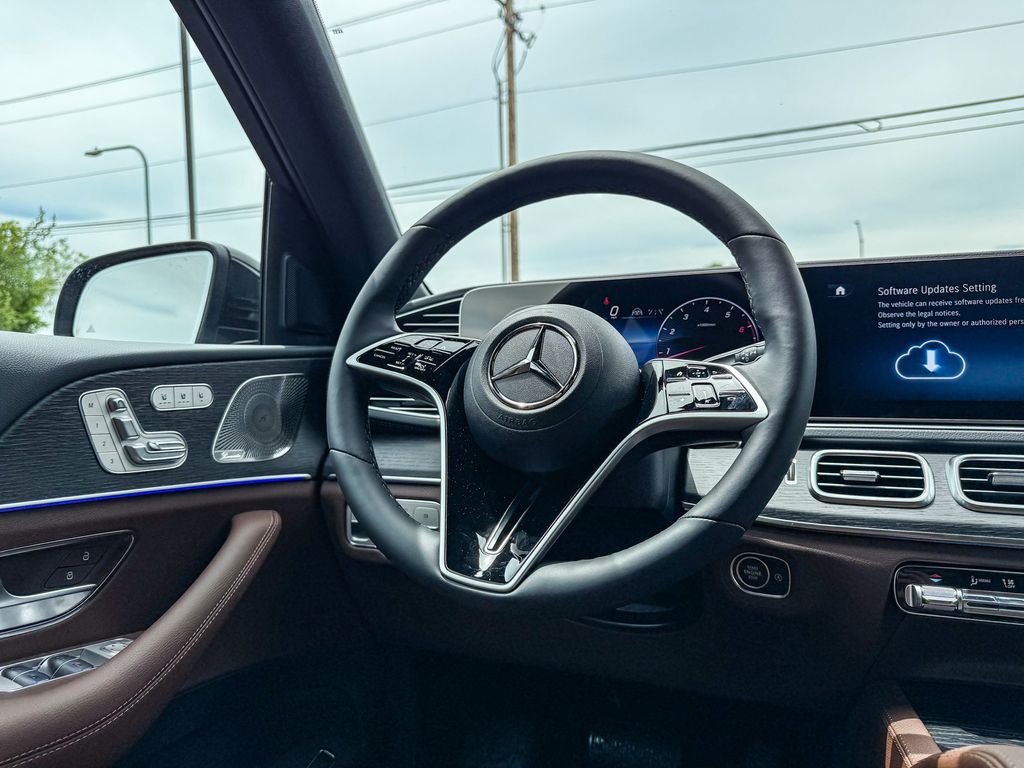 Thumbnail: 2026 Mercedes-Benz GLS - 9