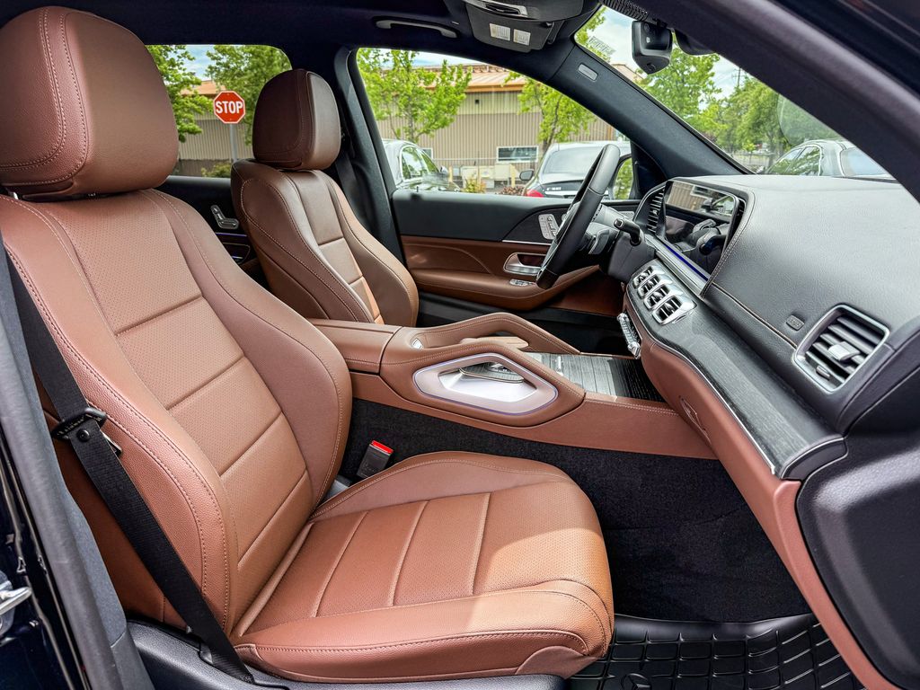 Thumbnail: 2026 Mercedes-Benz GLS - 10
