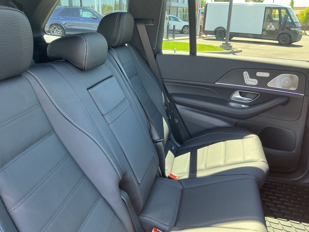 Thumbnail: 2026 Mercedes-Benz GLS - 10