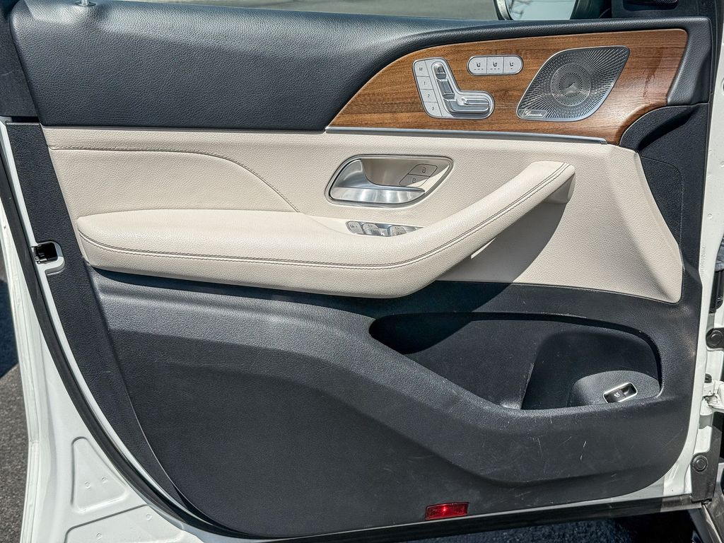 Thumbnail: 2022 Mercedes-Benz GLS - 22