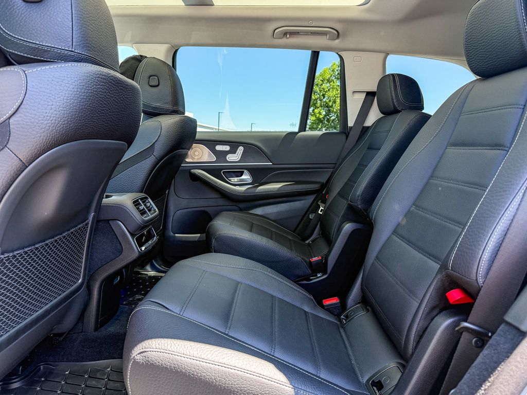 Thumbnail: 2026 Mercedes-Benz GLS - 11