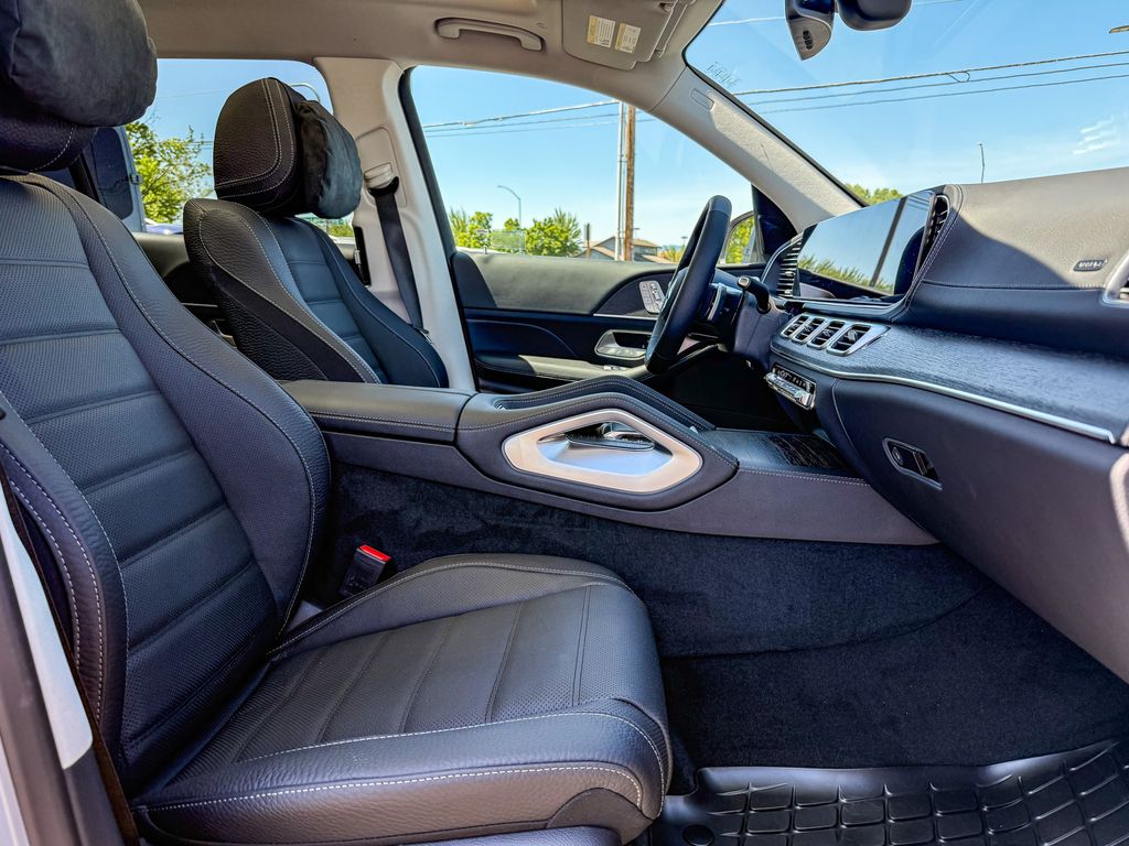 Thumbnail: 2026 Mercedes-Benz GLS - 9