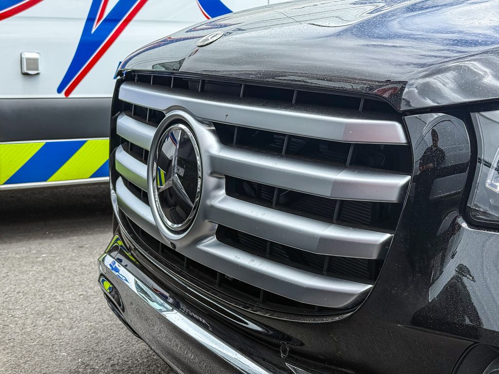 Thumbnail: 2026 Mercedes-Benz GLS - 5