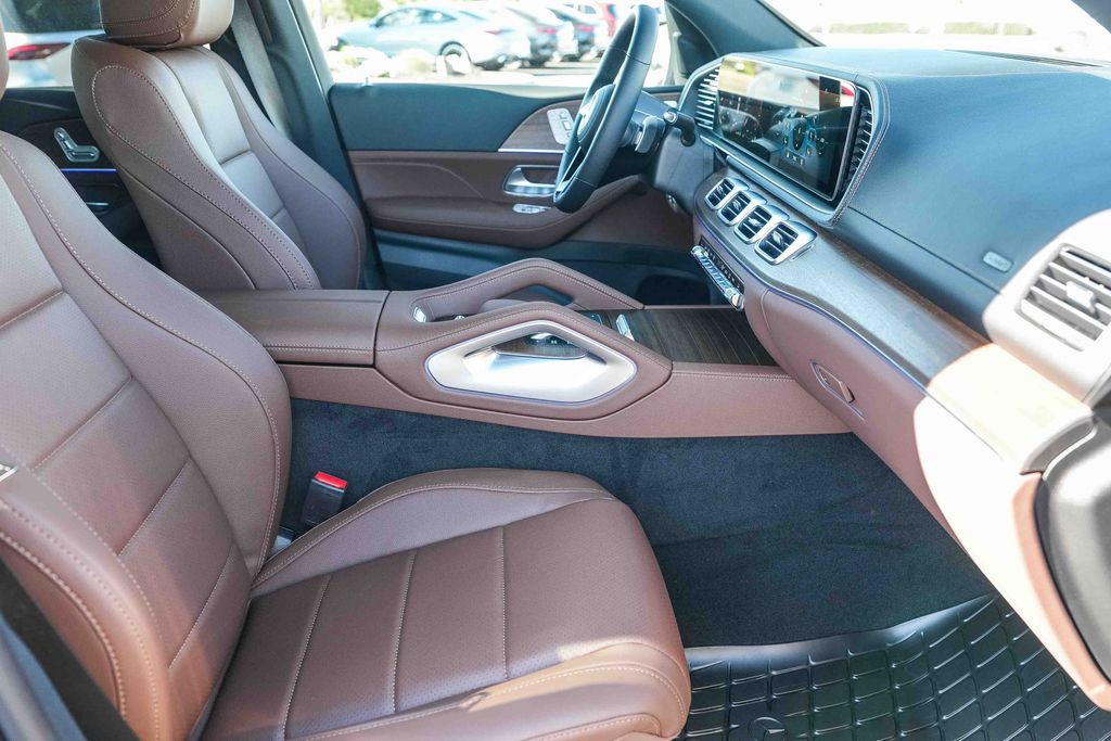 Thumbnail: 2026 Mercedes-Benz GLS - 10