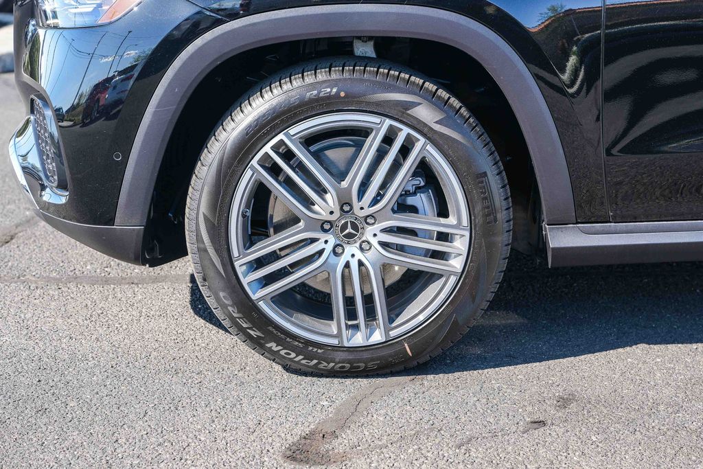 Thumbnail: 2026 Mercedes-Benz GLS - 20