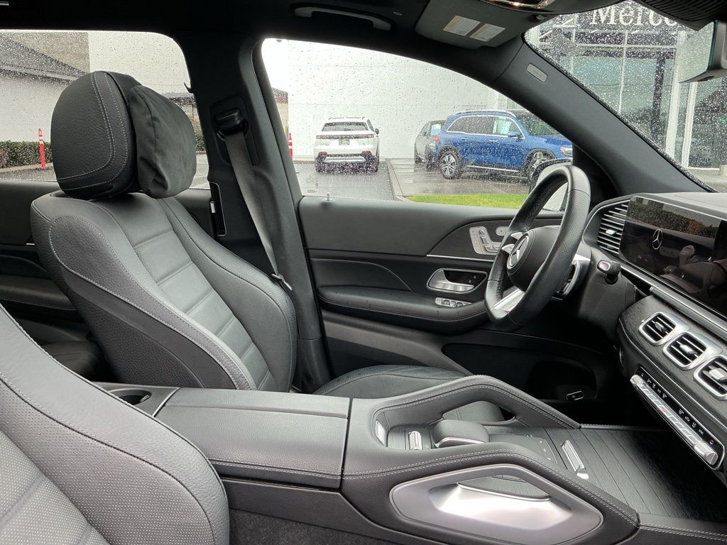 Thumbnail: 2025 Mercedes-Benz GLS - 24