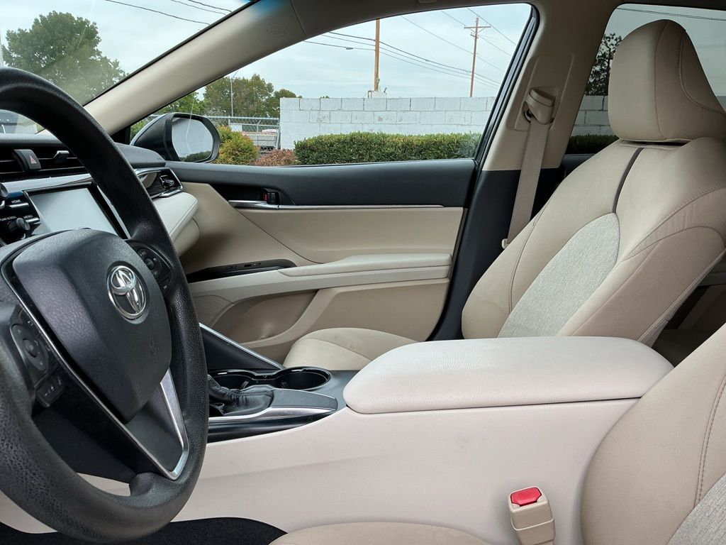 Thumbnail: 2018 Toyota Camry - 9