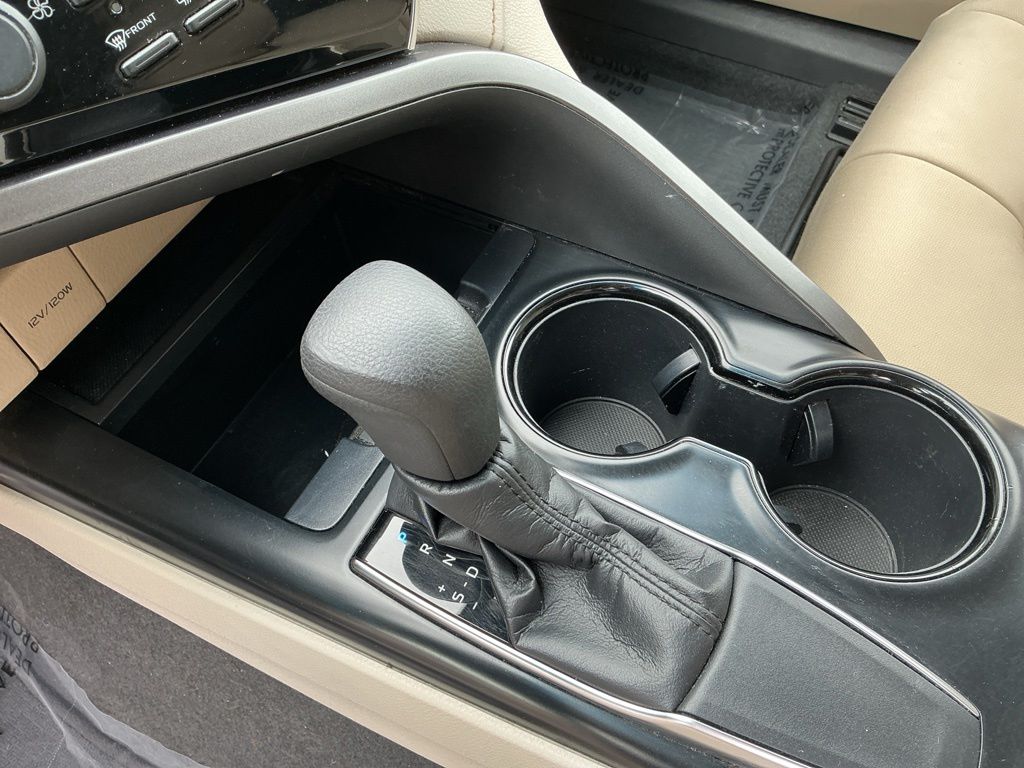 Thumbnail: 2018 Toyota Camry - 14