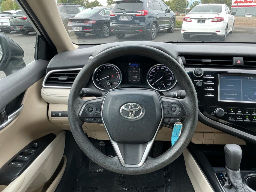 Thumbnail: 2018 Toyota Camry - 12